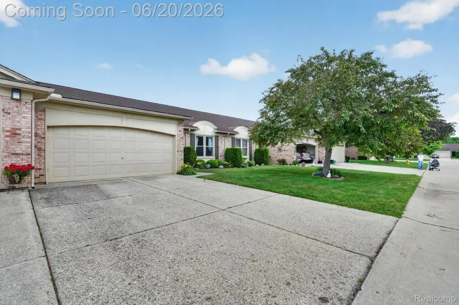 15905 New Bedford Drive #334, Clinton, MI 48038 - #2