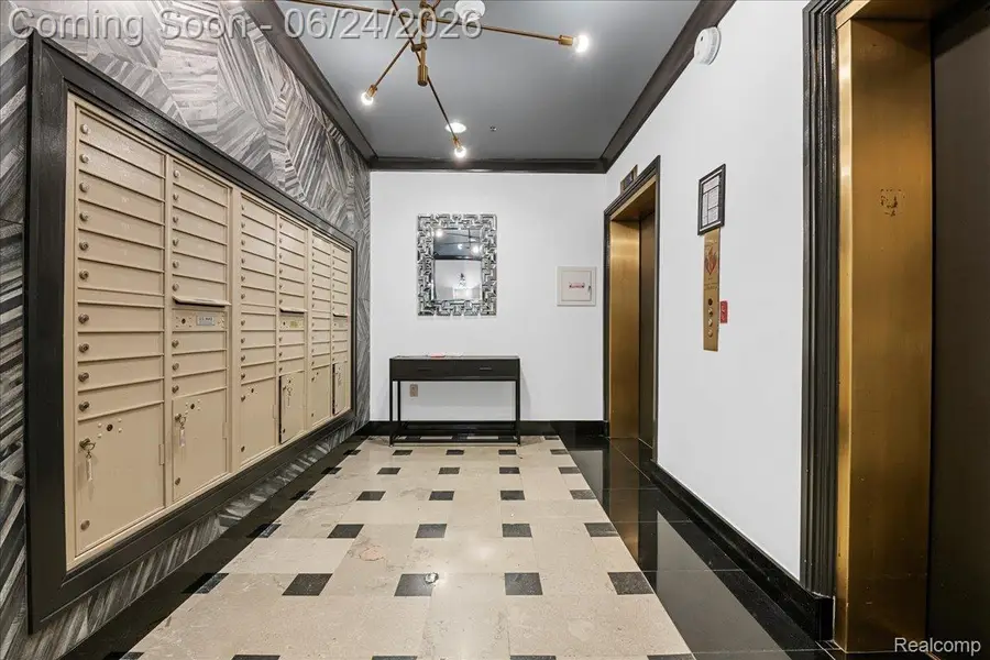 525 W Lafayette Boulevard #13E, Detroit, MI 48226 - #2