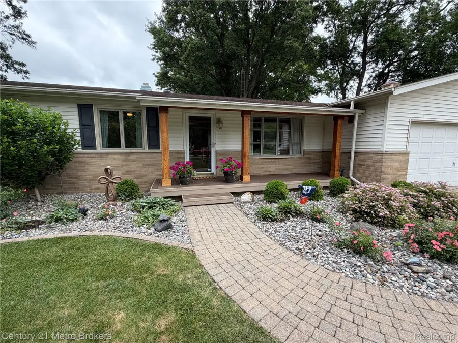 3259 N Seymour Road, Flushing, MI 48433 - #2