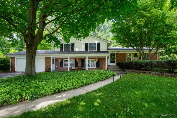 6826 Spruce Drive, BloomfieldHills, MI 48301