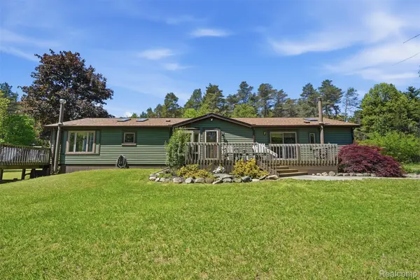 3167 Roods Lake Road, Lapeer, MI 48446