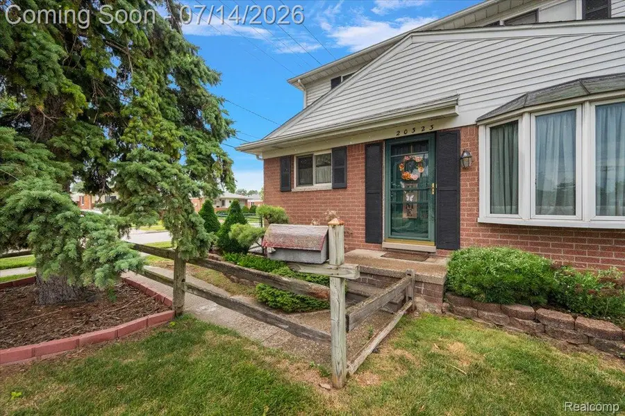 20323 Cedar Street, Saint Clair Shores, MI 48081 - #3