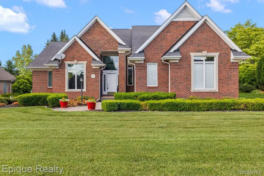 5675 Golf Pointe Drive, Clarkston, MI 48348 - #2