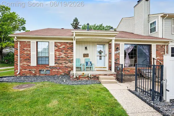 38748 Golfview Drive E, ClintonTownship, MI 48038