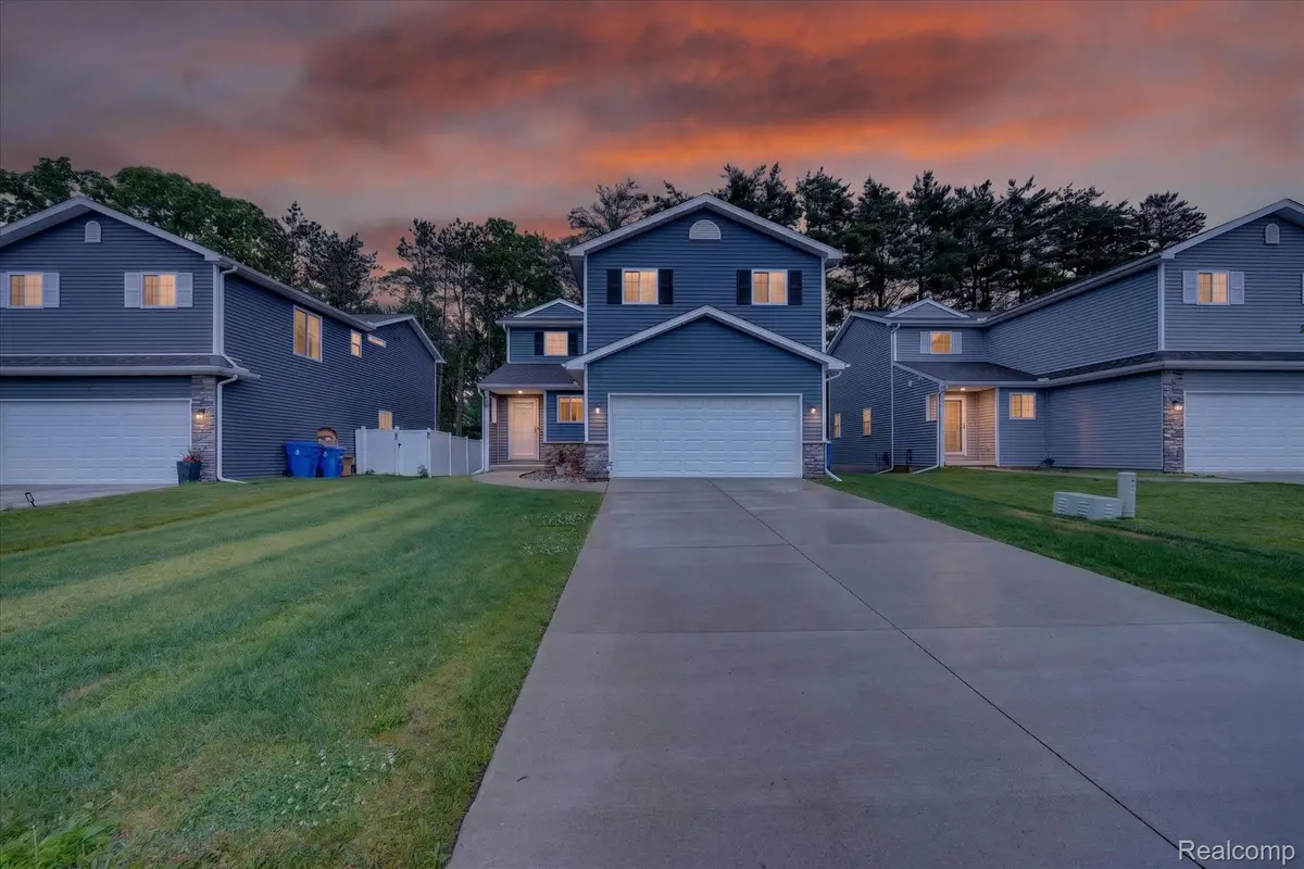 5382 Rural Terrace Court, Waterford, MI 48329 - #1