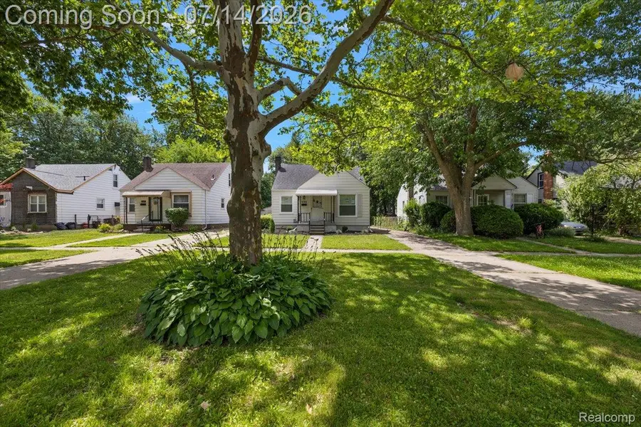 2155 E 8 Mile Road, Grosse Pointe Woods, MI 48236 - #3