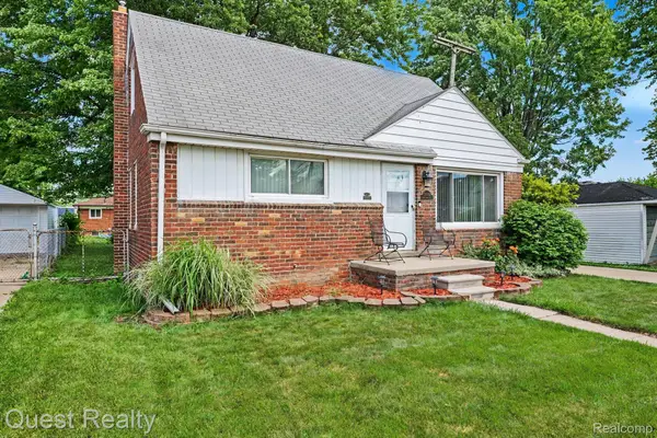 25074 Waldorf Street, Roseville, MI 48066