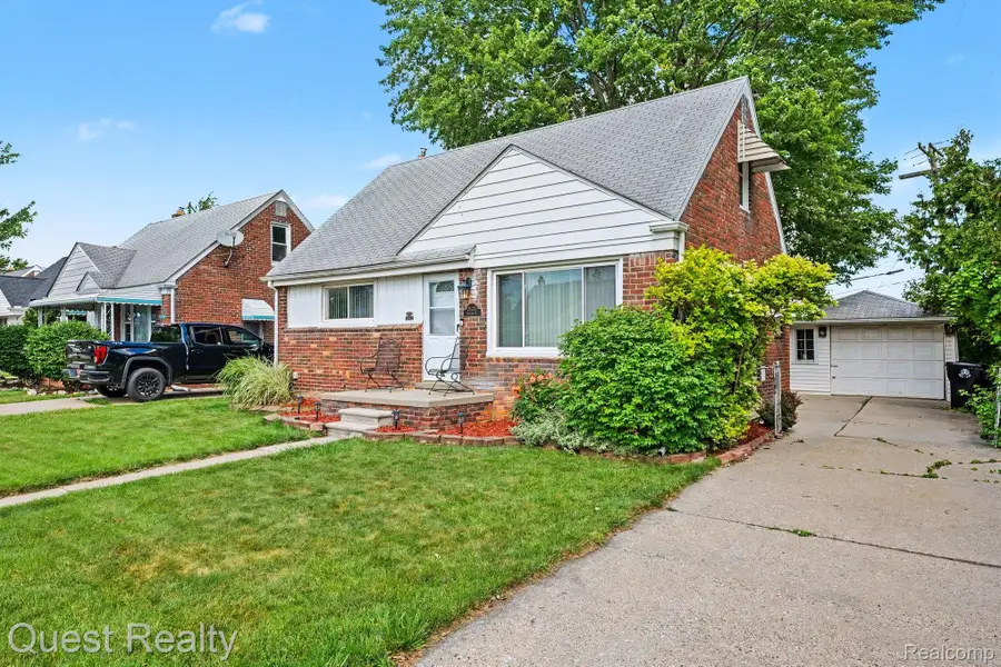 25074 Waldorf Street, Roseville, MI 48066 - #3
