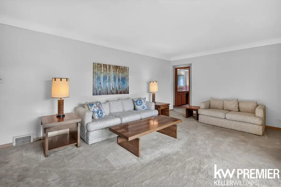 25734 Graceland Circle, Dearborn Heights, MI 48125 - #3