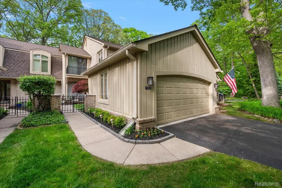 1161 Hillpointe Circle, Bloomfield, MI 48304 - #2