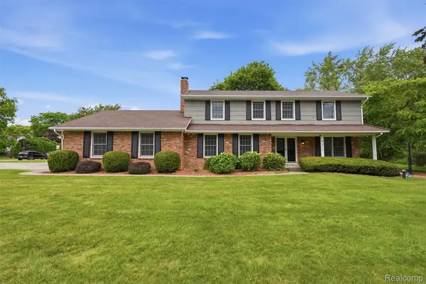 9277 Burning Tree Drive, GrandBlanc, MI 48439