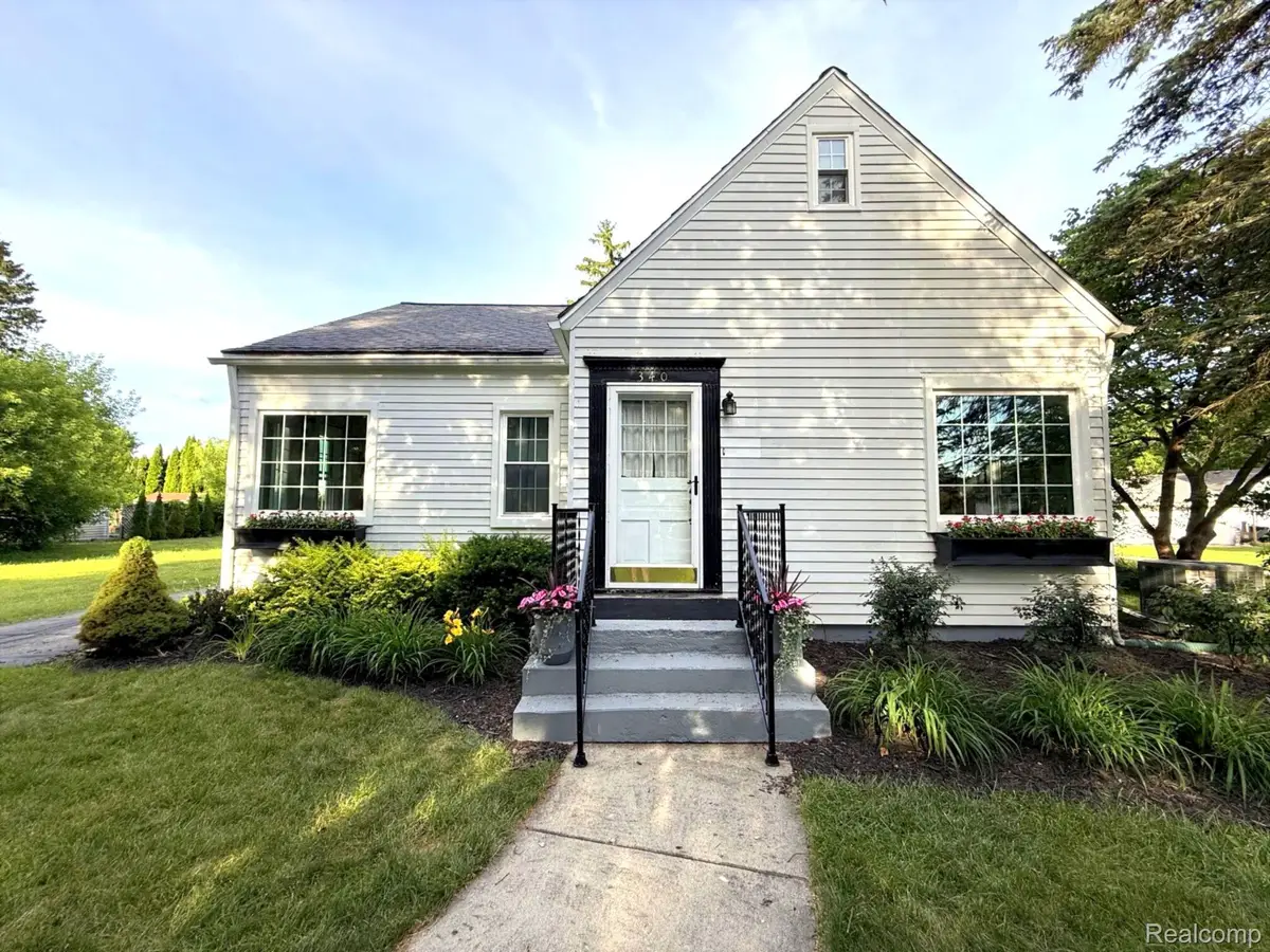 340 N Hagadorn Street, South Lyon, MI 48178 - #1