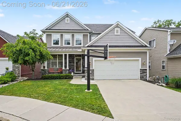 220 Turnberry Court, Milford, MI 48381