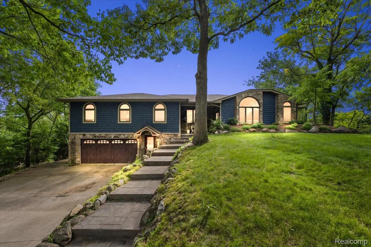 7291 Parkwood Drive, Fenton, MI 48430 - #1
