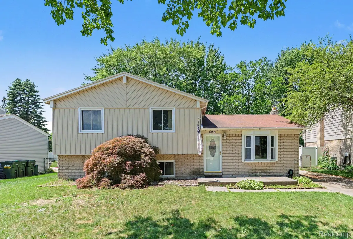 43171 Hartwick Drive, Sterling Heights, MI 48313 - #1