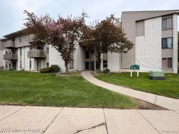 32005 W 12 Mile Road #204, Farmington, MI 48334