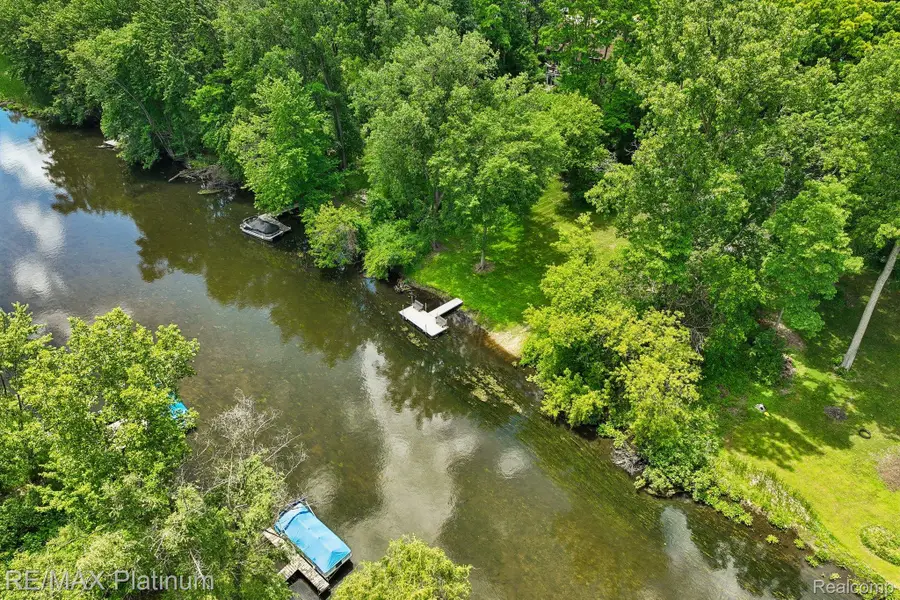 6100 Oak Valley Drive, Hamburg, MI 48189 - #2