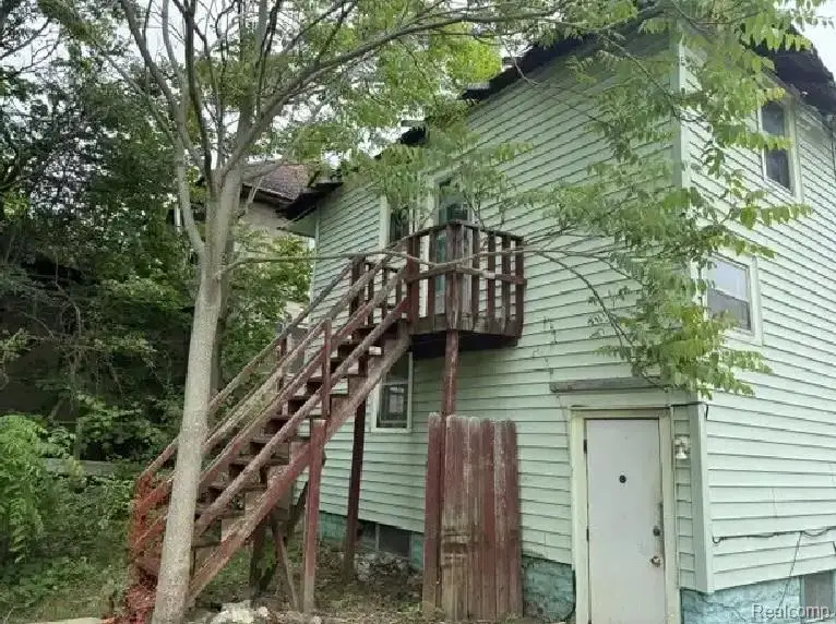 420 E Dayton Street, Flint, MI 48505 - #2