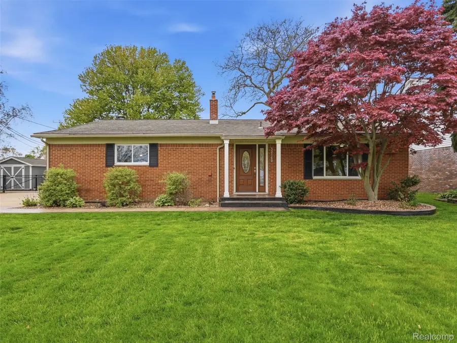 32160 S River Road, Harrison, MI 48045 - #3