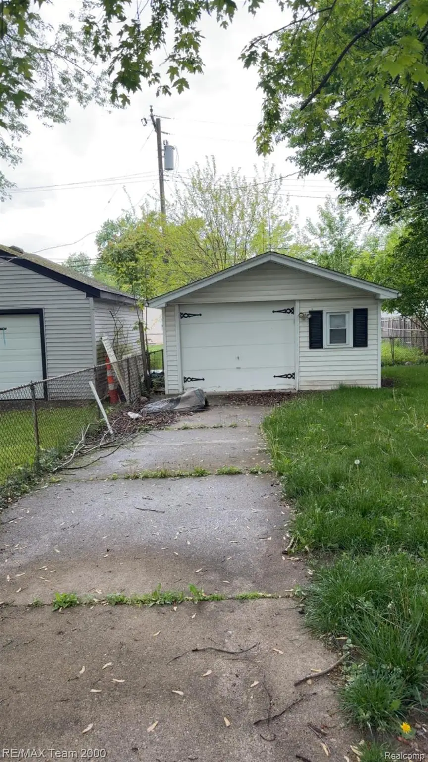 8094 Oak Street, Taylor, MI 48180 - #2