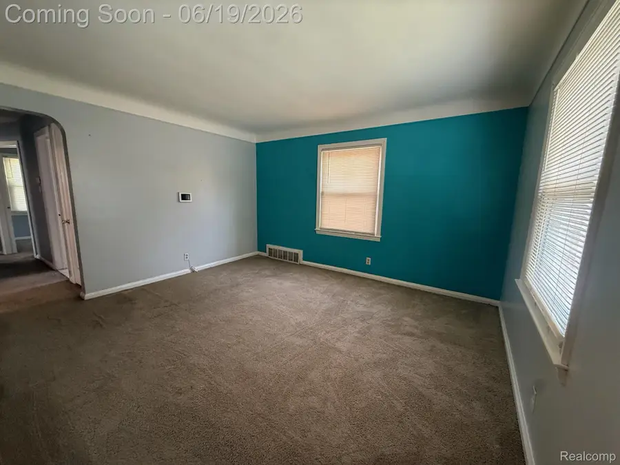 20056 Roscommon Street, Harper Woods, MI 48225 - #3