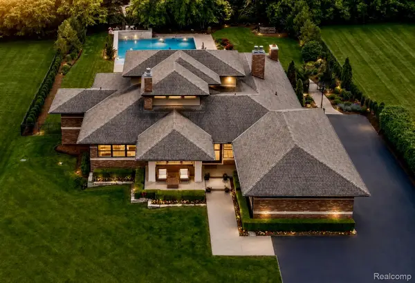30442 S Greenbriar Road, Franklin, MI 48025