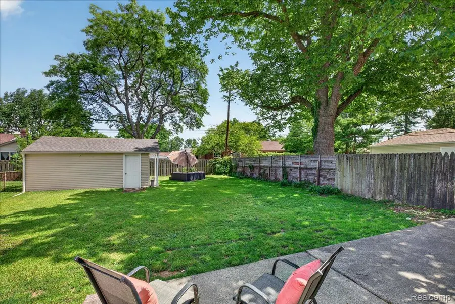 22611 Detour Street, Saint Clair Shores, MI 48082 - #3