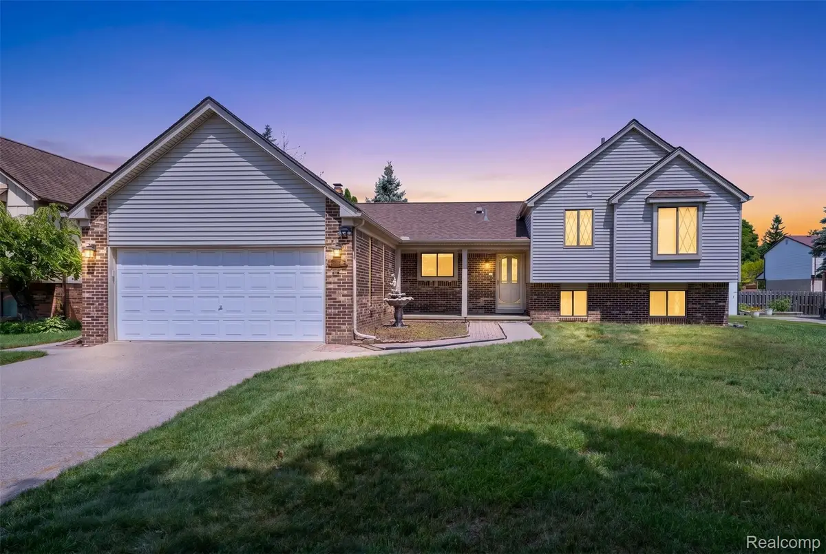 3703 Alderdale Drive, Sterling Heights, MI 48310 - #1
