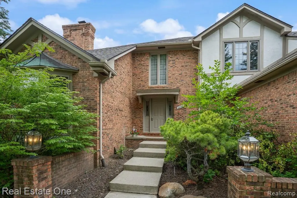 2898 Eagle Drive, Rochester Hills, MI 48309 - #1