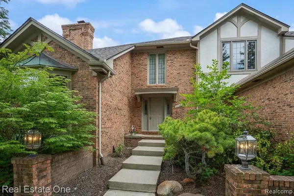 2898 Eagle Drive, RochesterHills, MI 48309