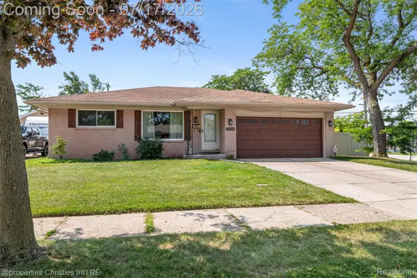 20200 Shores Street, StClairShores, MI 48080