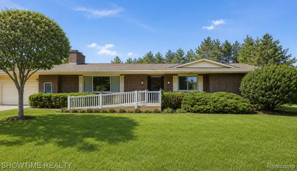 1661 Madeline Drive, Lapeer, MI 48446