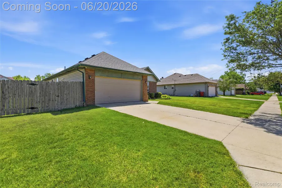 21884 Laurel Street, Clinton Township, MI 48035 - #3
