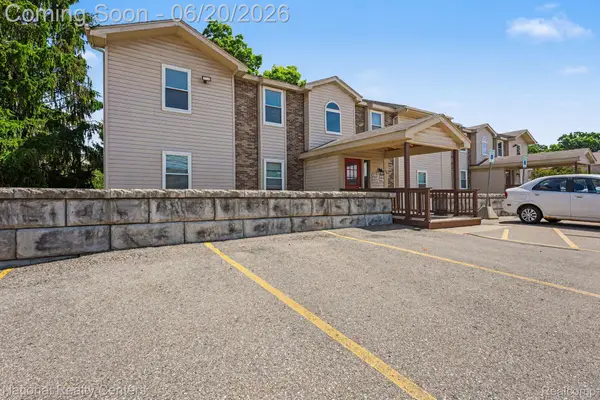 5076 Harbor Oak Drive, Waterford, MI 48329