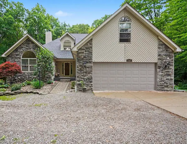 13275 Old Oaks Drive, Fenton, MI 48430