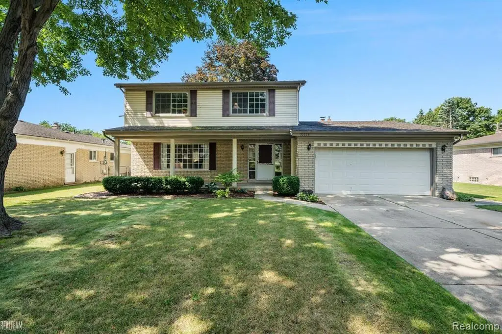 32229 Cambridge Drive, Warren, MI 48093 - #1