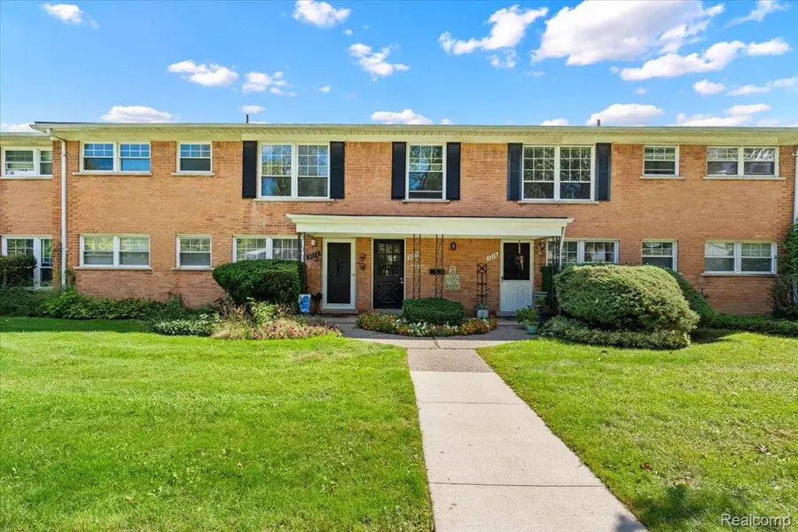 3220 Shenandoah Drive #11, Royal Oak, MI 48073 - #2