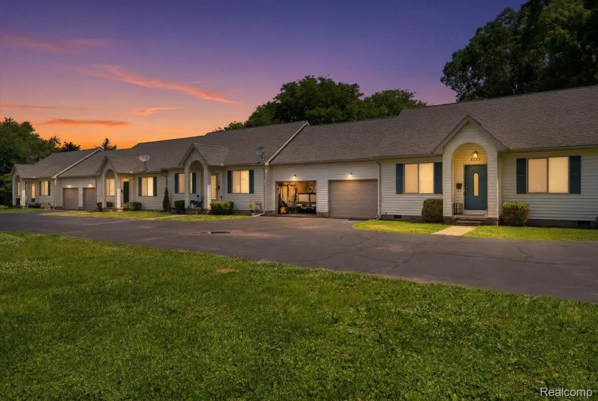 440 Robbe Avenue, Belleville, MI 48111 - #1