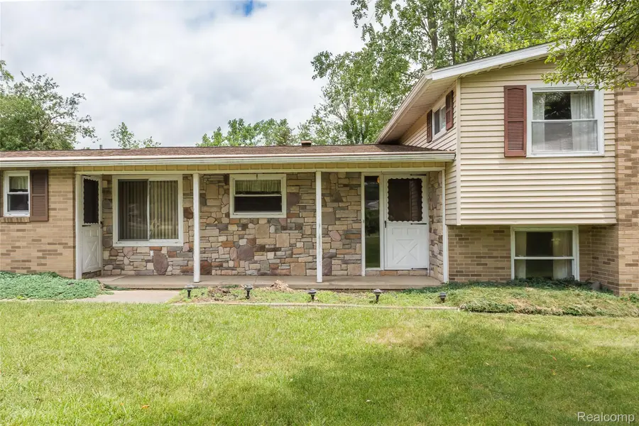 1165 Camelot Drive, Pinckney, MI 48169 - #2