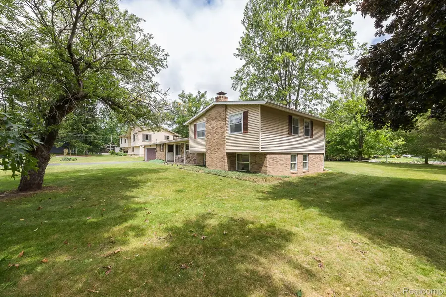 1165 Camelot Drive, Pinckney, MI 48169 - #3
