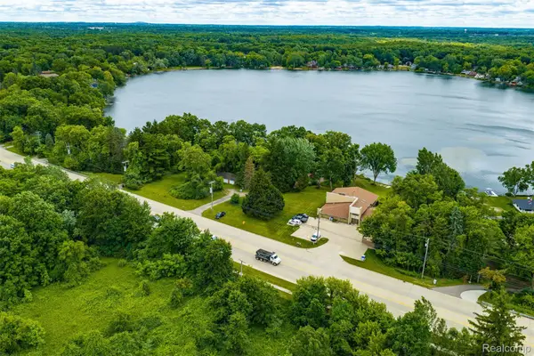 11034 Grand River Road, Brighton, MI 48116