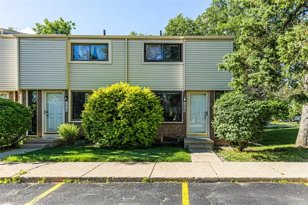 1669 Wimbledon Drive, WalledLake, MI 48390