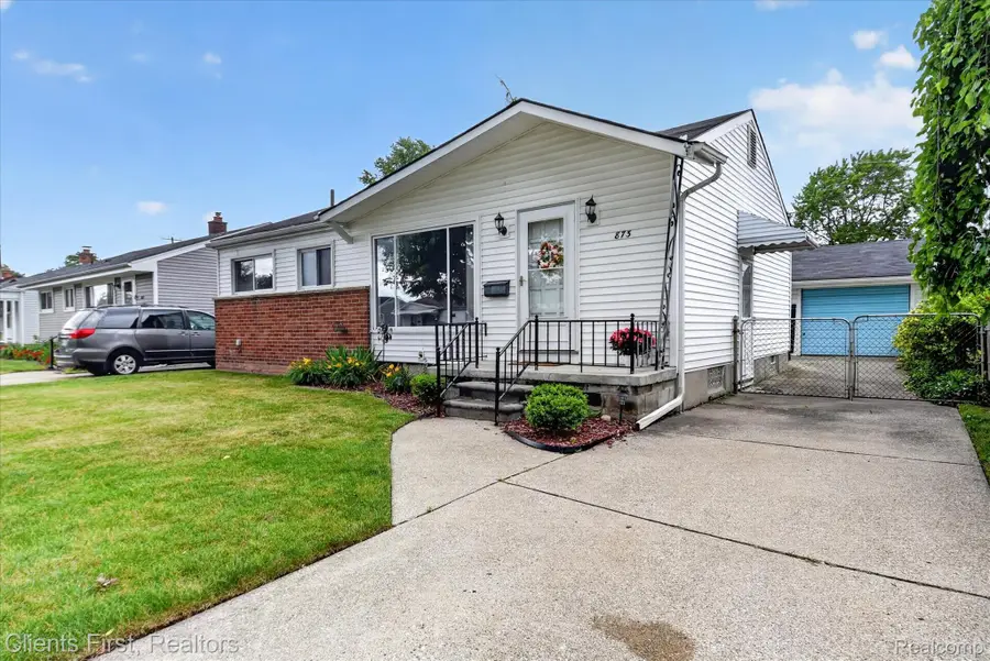 873 Schuman Street, Garden City, MI 48135 - #3