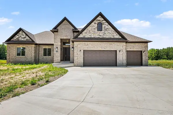 68651 Lake Angela Pointe, Richmond, MI 48062