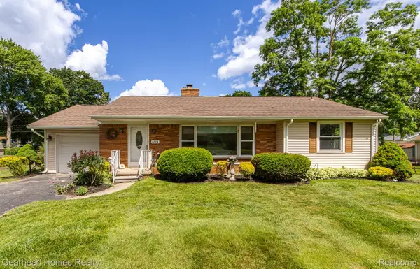 1224 Hira Street, Waterford, MI 48328
