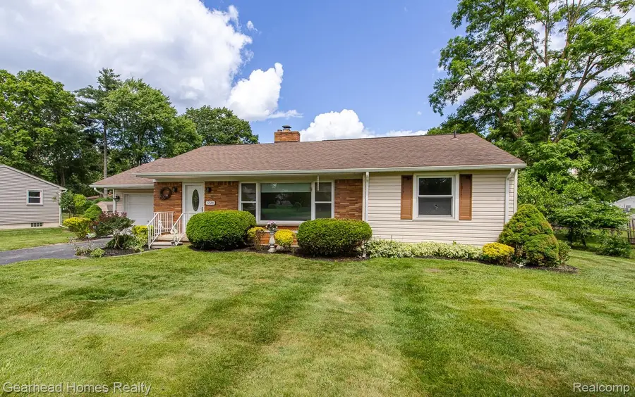 1224 Hira Street, Waterford, MI 48328 - #2