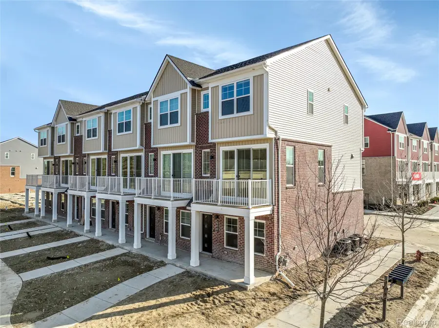 30033 Center Street #19, New Hudson, MI 48165 - #3