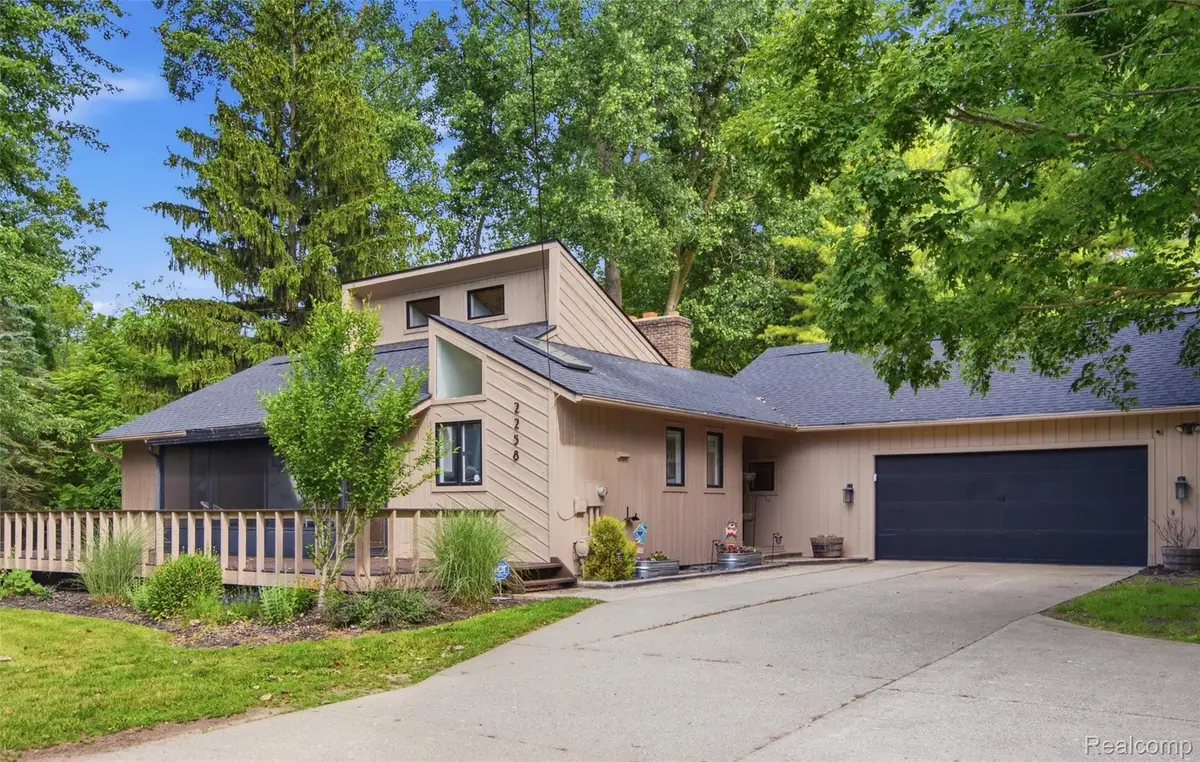 2258 S Long Lake Road, Fenton, MI 48430 - #1