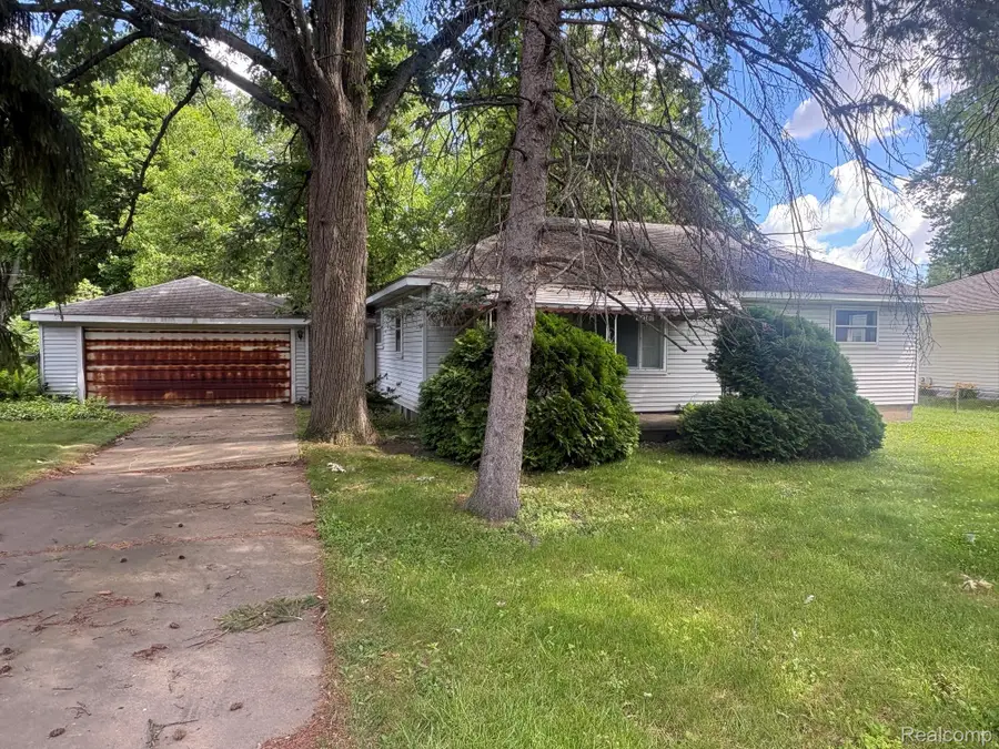 23301 Harrellson Street, Macomb, MI 48042 - #2
