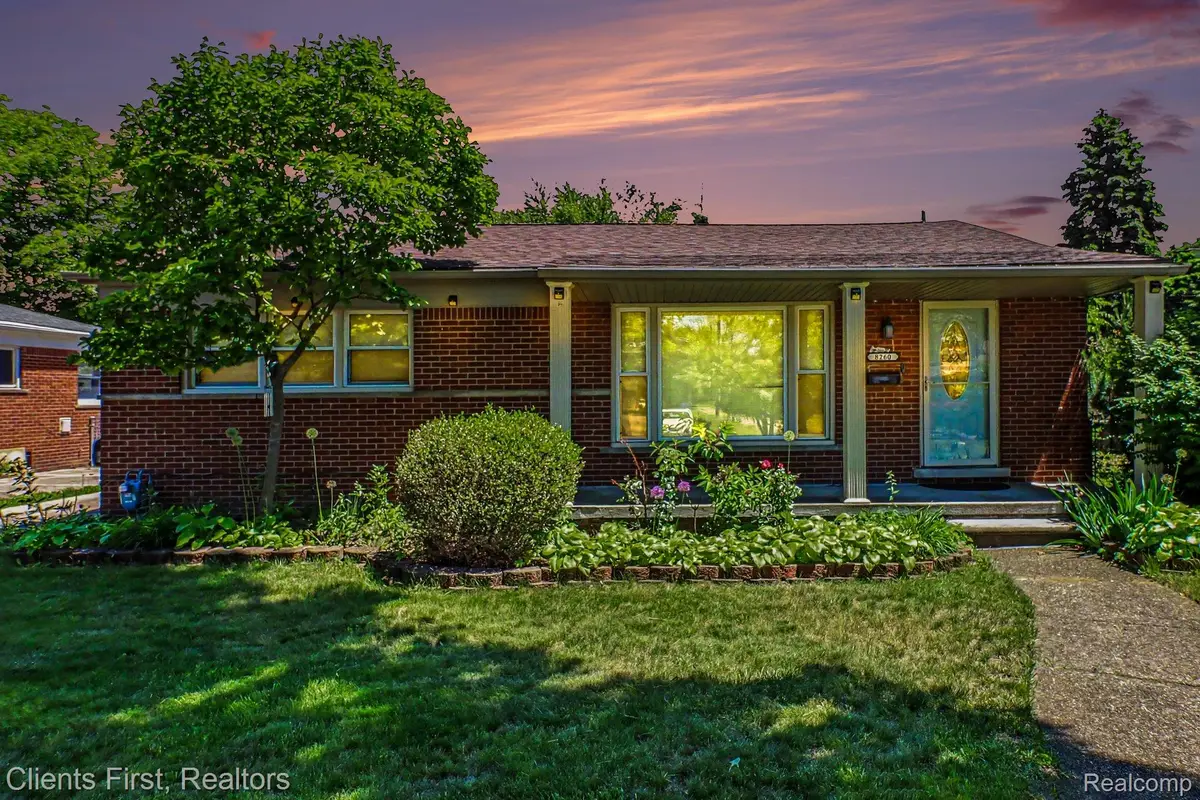 8260 Arnold Street, Dearborn Heights, MI 48127 - #1